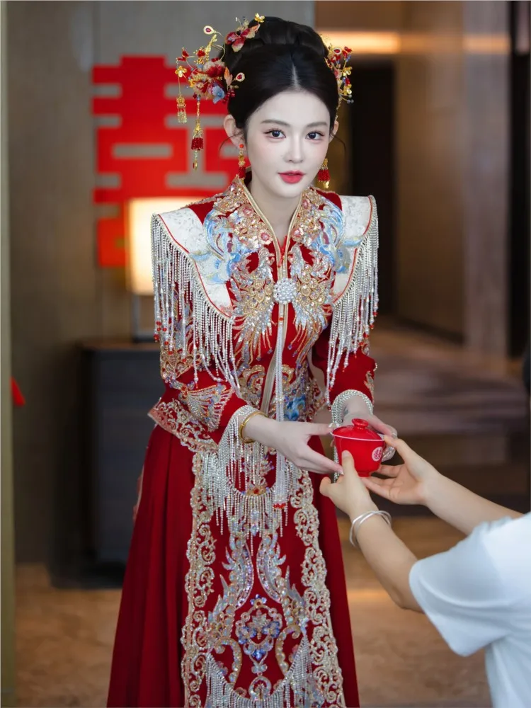 New Chinese-style wedding dress for brides large-sized phoenix crown and red toasting
