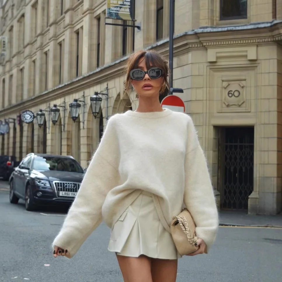 Women's Casual Solid Color Long Velvet Knitted Sweater Fashionable Loose Long-sleeved Top Winter Temperament Commuting Sweater