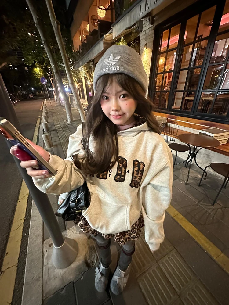 

Американская толстовка в стиле High Street с флисовой подкладкой, женская осенне-зимняя толстовка с вышивкой и леопардовым принтом, парная модель