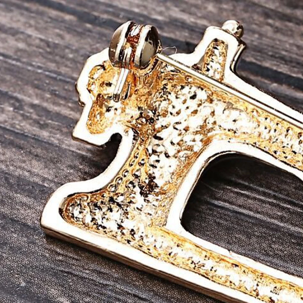 

3 pcs Creative Alloy Brooch Sewing Machine Rhinestone Decor Drip Oil Breastpin Funny Badge Women Party Supplies Bright Fade