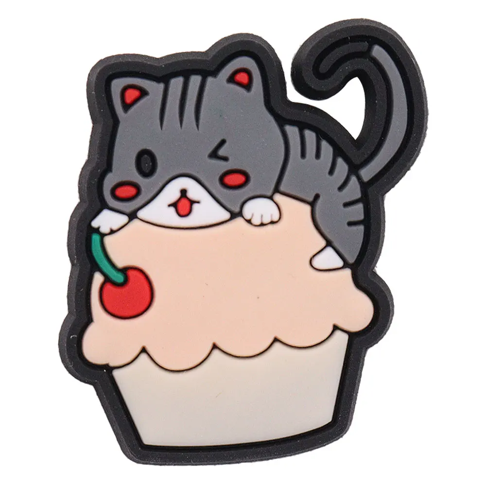 1-17PCS PVC Kawaii Tier Katze Mama Sandale Schuh Dekoration Schnalle Charms Fit Armbänder Loch Slipper Zubehör kind Weihnachten Geschenk