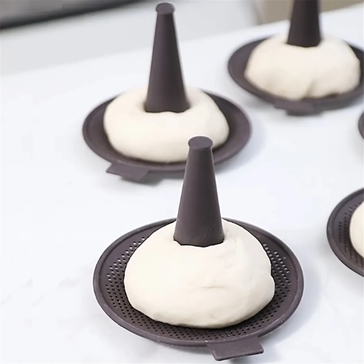 A002 Bread Donut Silicone Mold Baking Cake Mousse Pudding Mold Toaster