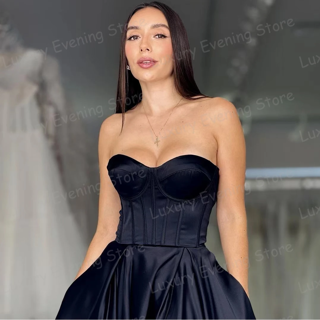 Vestidos de Noche negros simples para mujer, línea A, Sexy, sin mangas, escote Corazón, abertura alta, plisado, satén, Vestidos de graduación, Fiesta