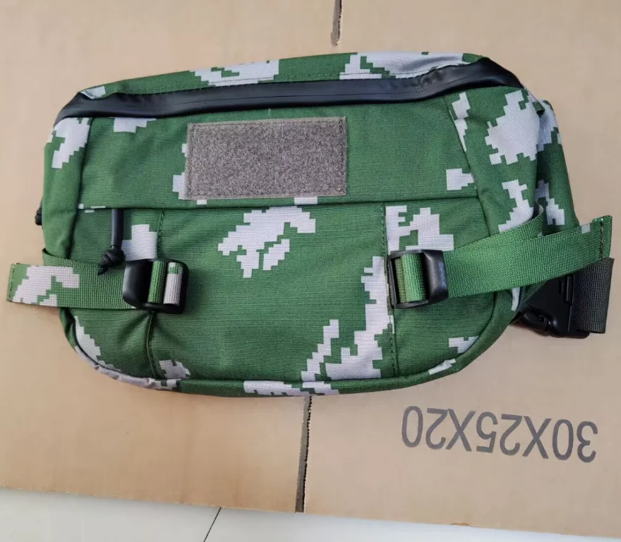 sac-banane-camouflage-vert-en-bouleau-russe-pour-homme-ideal-pour-l'exterieur