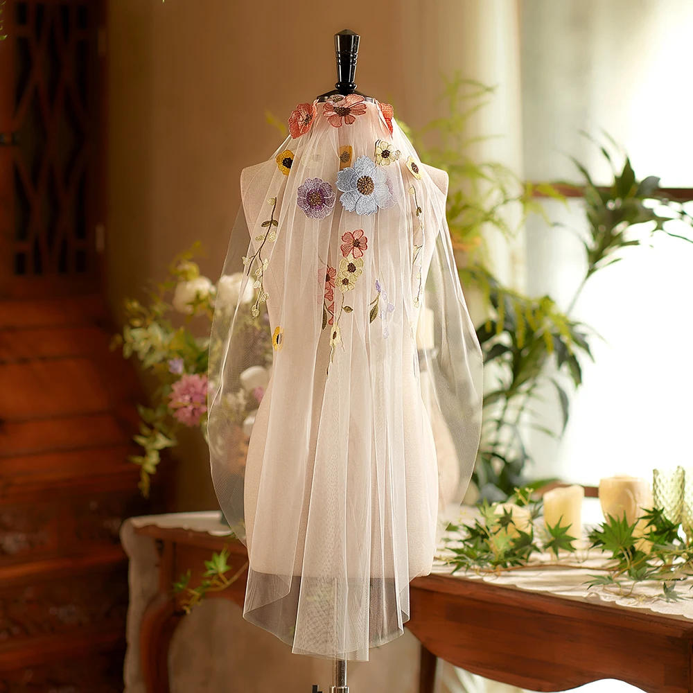 veu-de-casamento-de-renda-bordado-floral-romantico-com-pente-acessorios-de-casamento-curto