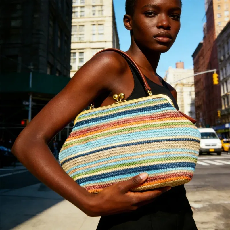 Fashion Large Striped Clip Shell Clucth Bag for Women Designer PP Straw Handbags Luxury Summer Beach Woven Bags Vacation 2026