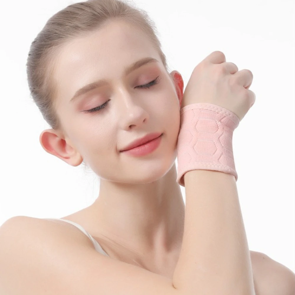 Elastic Sports Wrist Sleeve Honeycomb Texture Sweat Wicking Wrist Support Brace for Gym Running Fitness Joint Protection