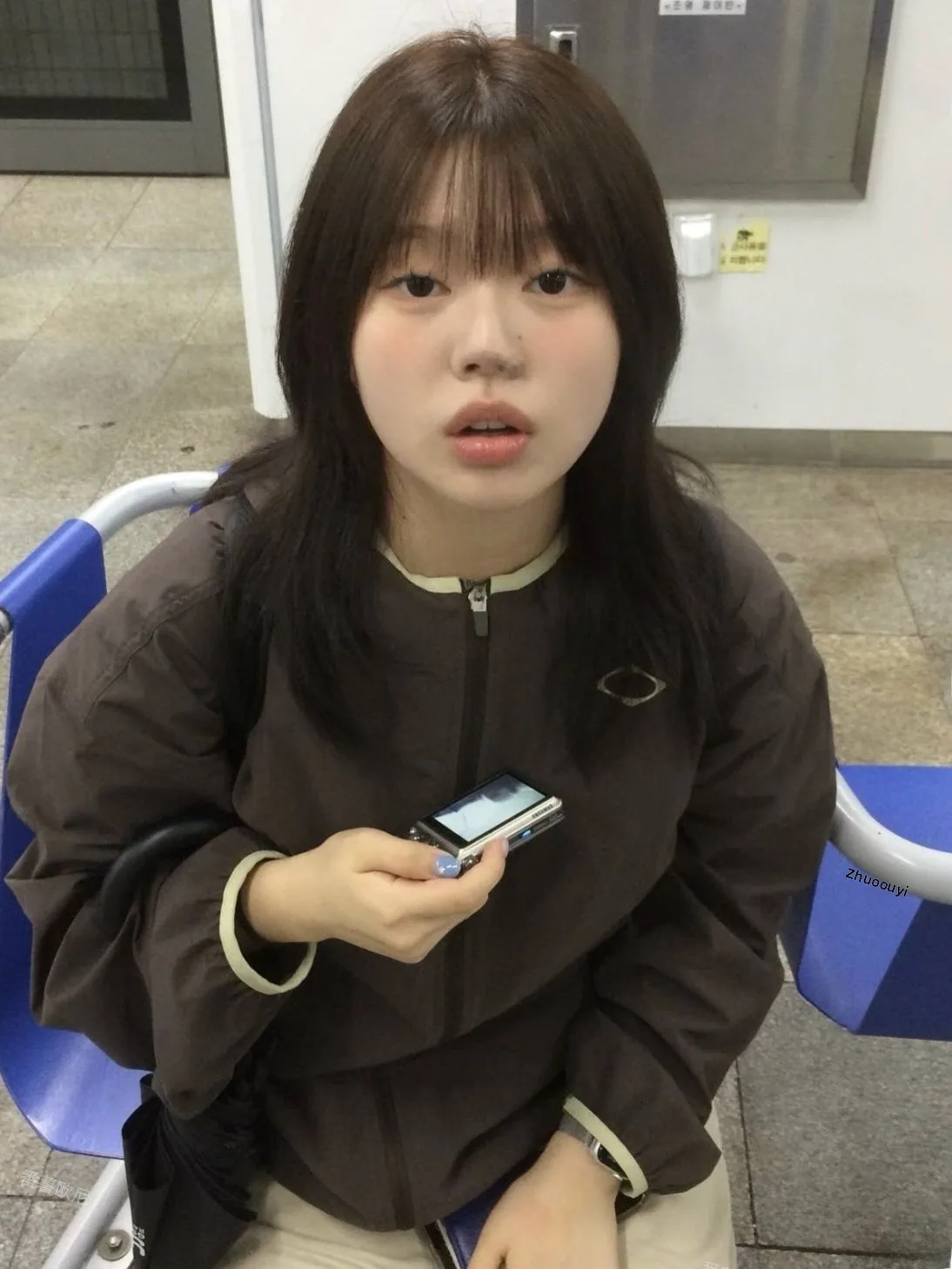 

Lightweight Nylon Outdoor Sport Jaet Women's Loose Fit Windbreaker Coat Brown Color with Hat Printed Design Fall Season