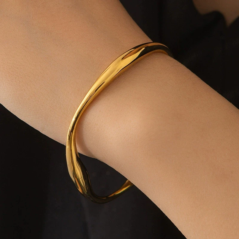 Stainless Steel Wrist Bracelet Metal Smooth Bangle for Women Gold Color Minimalist Statement Prevent Allergies Luxury Jewelry