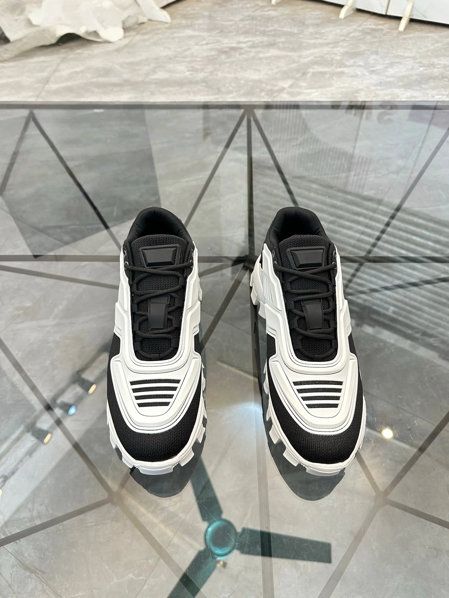 

Luxury Brand Platform Sneakers with A Dark Rock Style Casual Running Shoes Punk-style Mechanical Platform Lace-up Sneakers