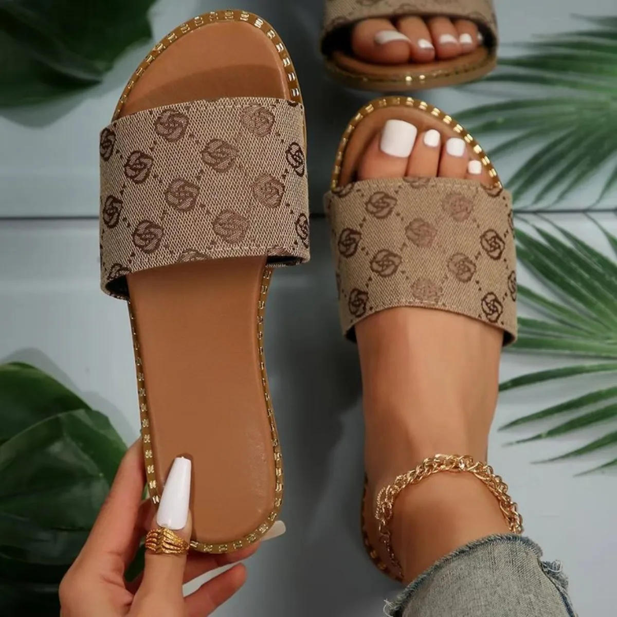 

Women Luxury Decor Flat Slide Sandals Fashion Floral Design Summer Casual Elegant Sexy Outdoor Office Slides Khaki Grey 2025 New