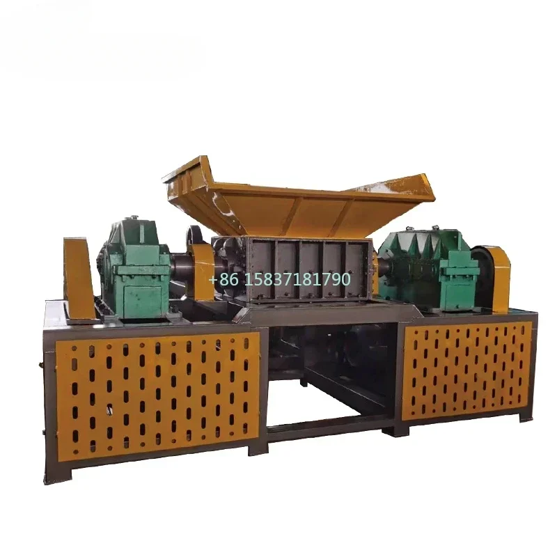Waste Tires Shredder Machine Tire PET Crushing Recycling Plant Metal Splitter Shredder Tyre Plastic Shredder Machine for Poland