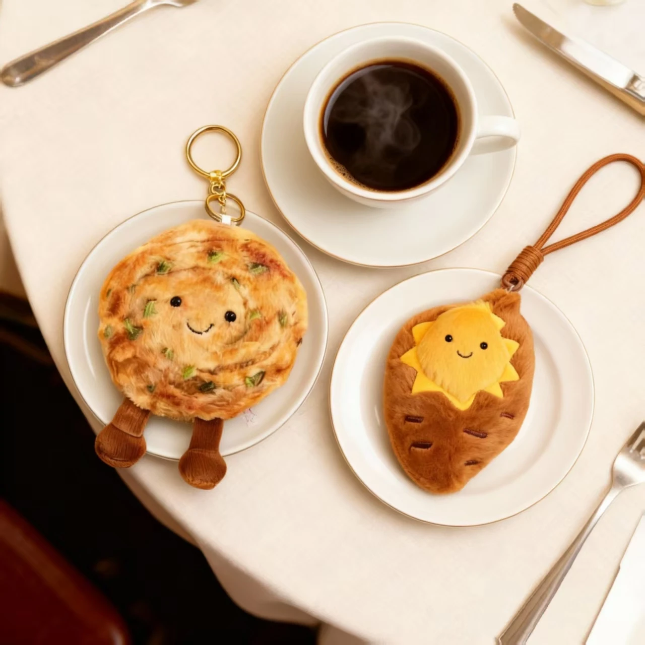 

Милая плюшевая кукла-брелок с гребешком и блинами, мягкая и очаровательная плюшевая игрушка из жареного сладкого картофеля, подарок для сумки для друзей