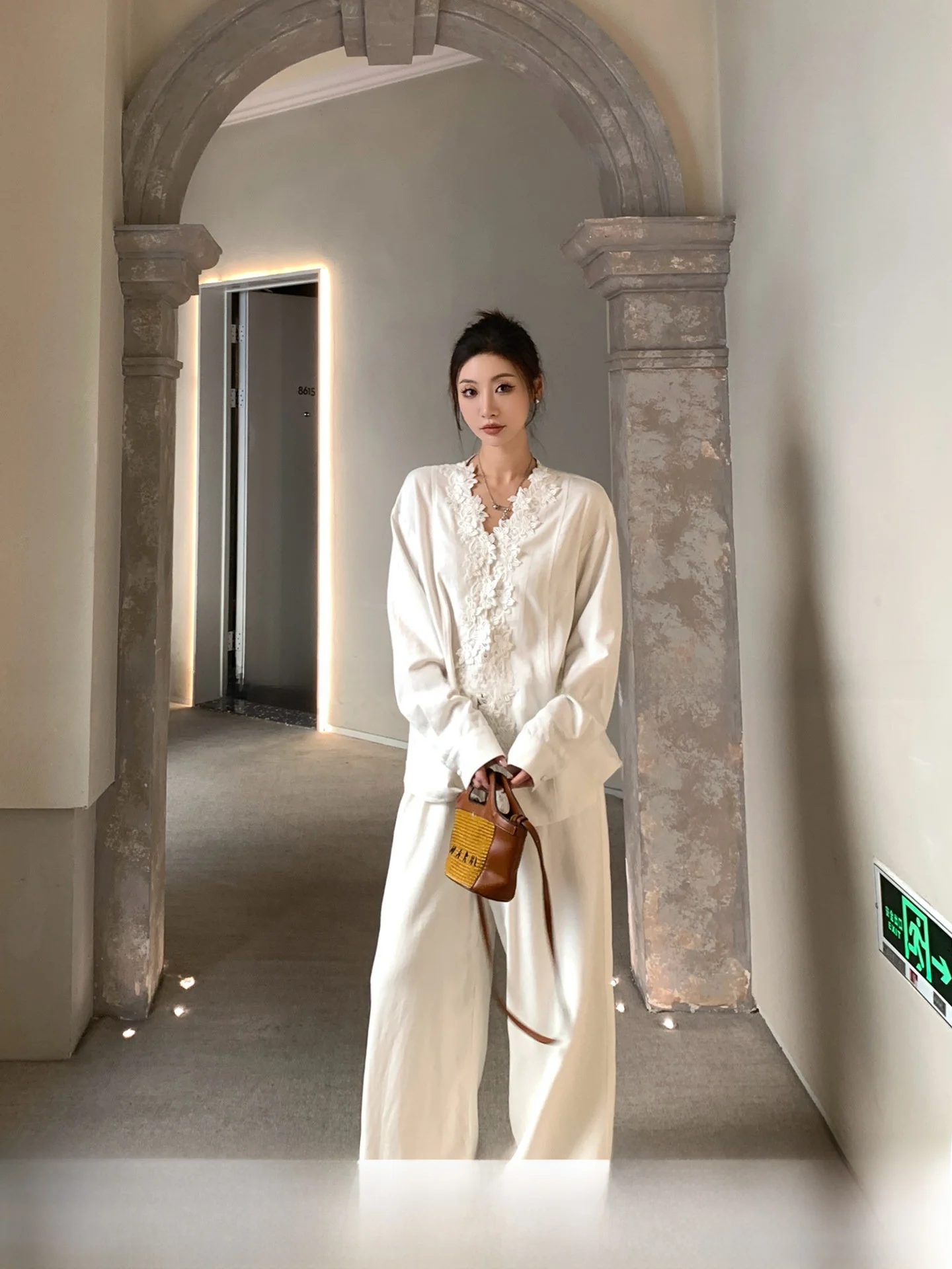 

New Chinese Style Linen Embroidered 3D Flowers Shirt Women's Spring Summer Versatile V-Neck Long Sleeve Color Shirt