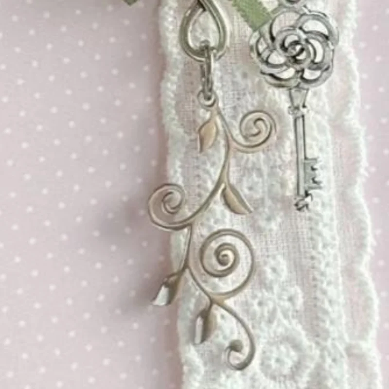 French Vintage Coquette Phone Charm Lace Ribbon Pink Rose Keychain Metal Vine Key Heart Pendant Lanyard Aesthetic Bag Accessory