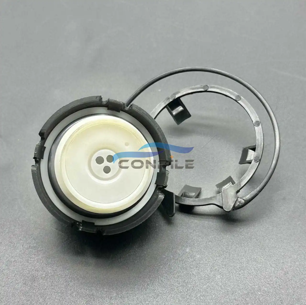 One piece is suitable for Mazda 6 Mazda 3 fuel tank cap car race fuel tank cap fuel tank cap fuel tank inner cover with lanyard