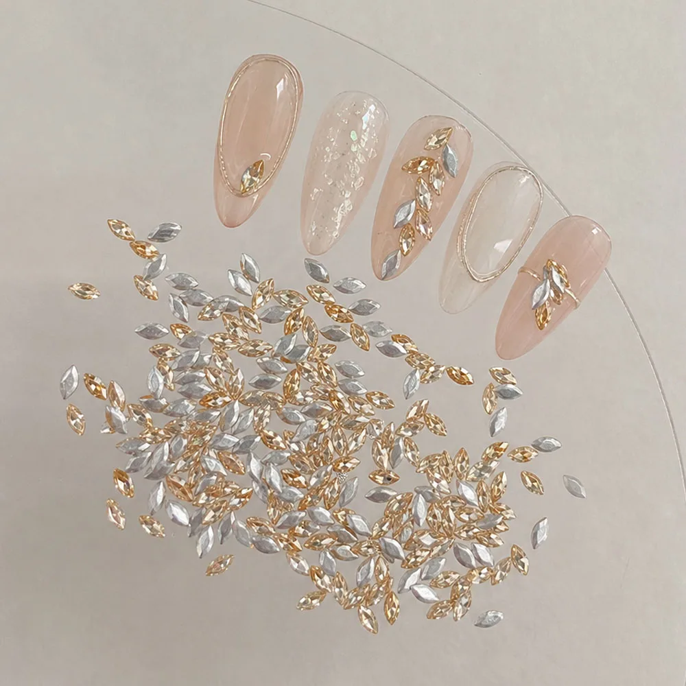 100pcs Rhombus Marquise-cut Zirconia Nail Spliced ​​rhinestones Silver Champagne Mini DIY Snowflake Nail Diamond Christmas Decor