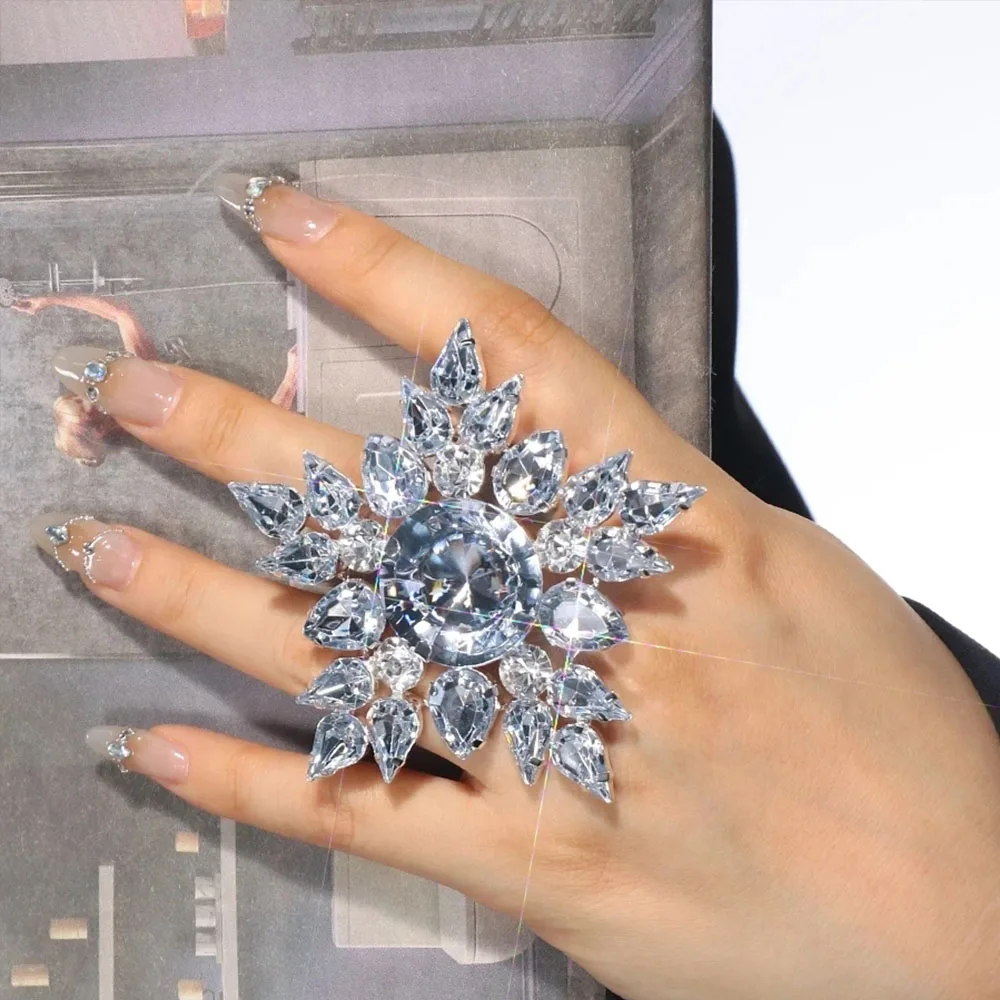 Stonefans 2024 Snowflake Exaggerate Finger Ring Wedding Hand Accessories Elegant Women Round Rhinestone Open Ring Jewelry Bridal
