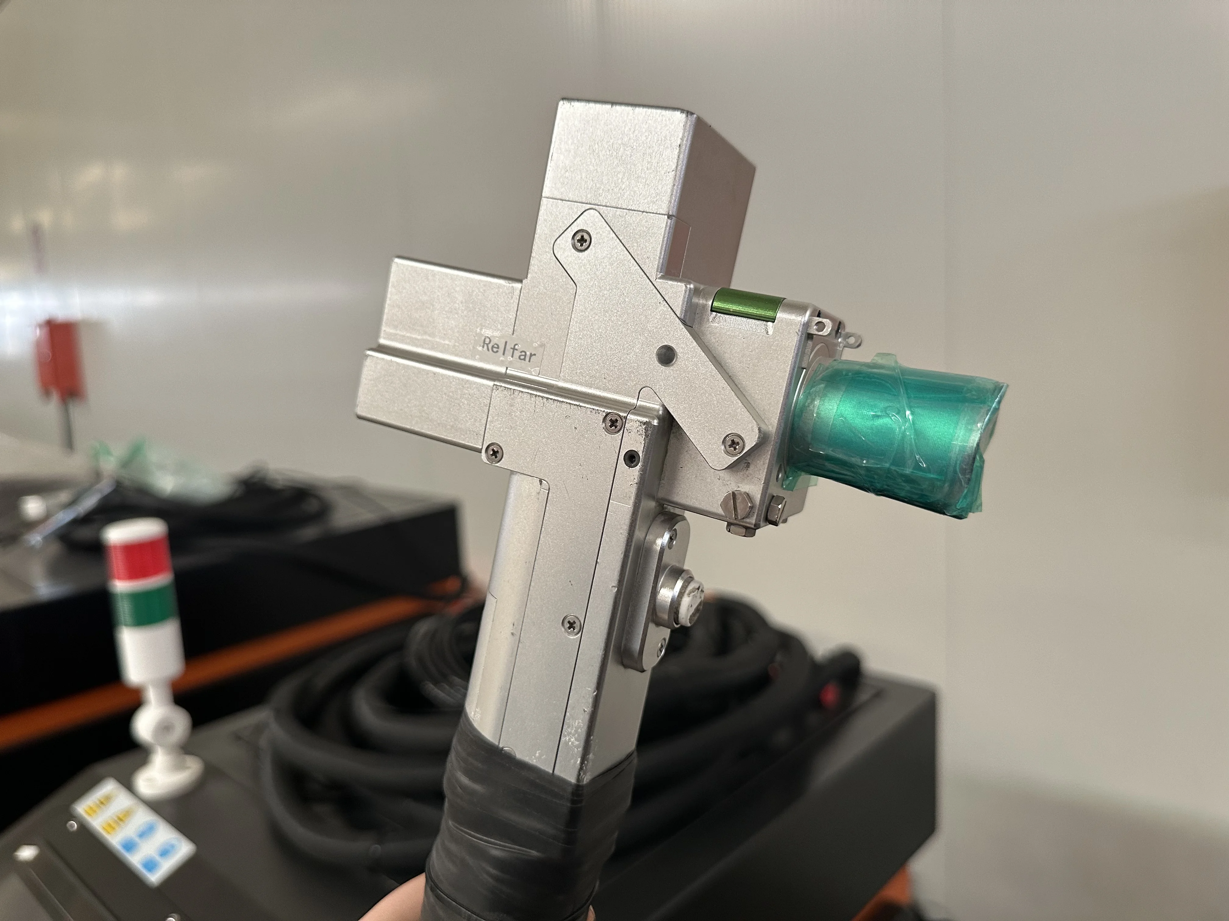 Small Pulse Efficient Convenient 1000W 1500W 2000w  Laser  Cleaning Machine for Multiple Metal