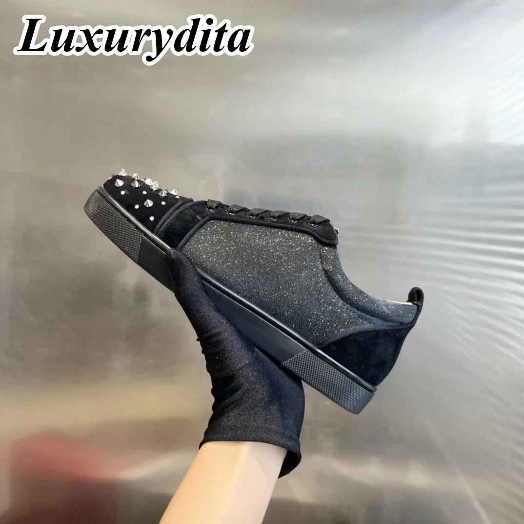 

Top Quality Womens Trendy Casual Sneakers Luxury Mens Real Leather Tennis Shoes Designr Red Sole Tide Lovers Rivet Shoes HJ1105