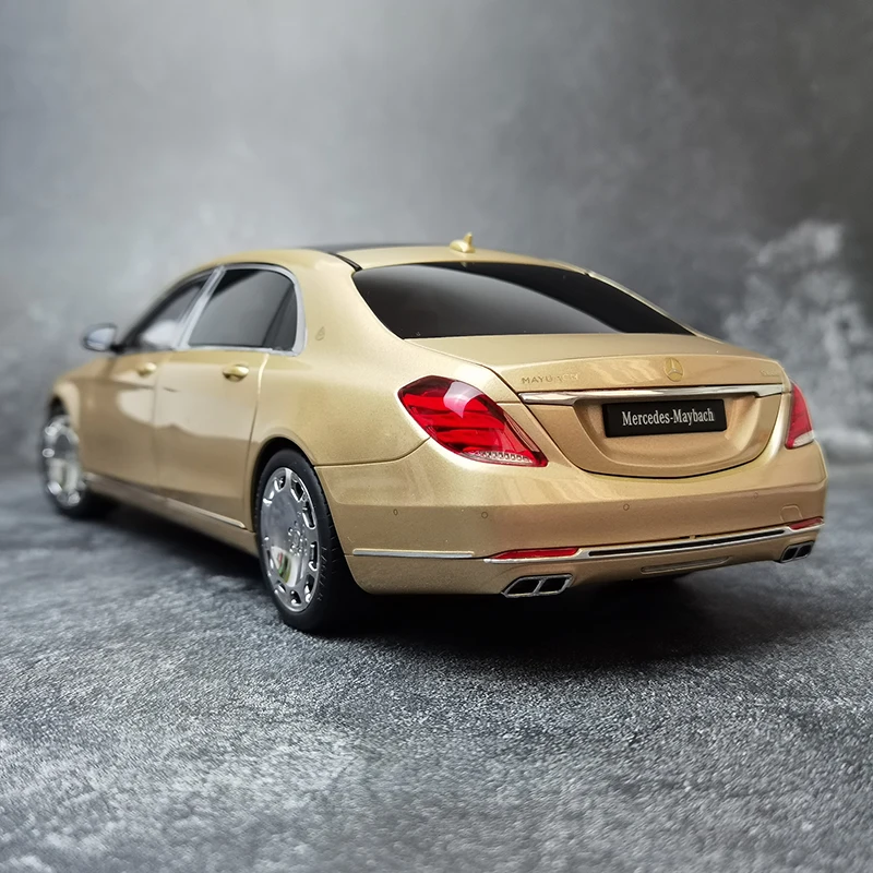 AUTOart 1:18 scale FOR Benz Maybach S KLASSE S600 Car model ABS material  Static ornament Holiday gift Personal collection