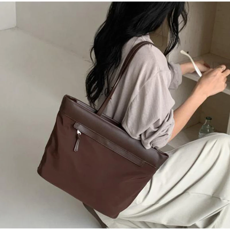 Koreanische Schultertasche, Leichte Damen-Handtasche mit Großer Kapazität aus Nylon, Vielseitige Shopper-Tasche für Arbeit und Freizeit – Detail 11