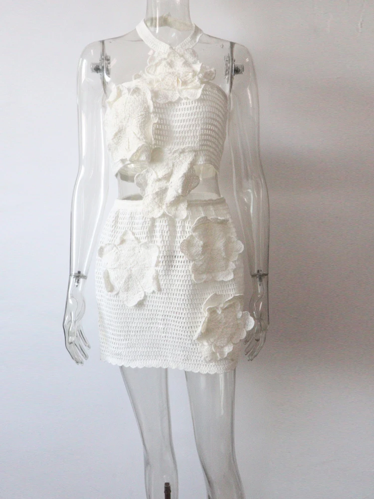 Kricesseen belle licou cou découpé Crochet Mini Robe pour les femmes 3D fleur détails tricoté Robe de plage Robe tenues de vacances