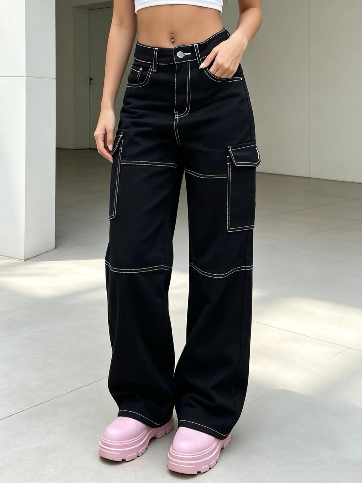 Women's High Waist Black Cargo Jeans Contrast Stitch Wide Leg Denim Pants with Multiple Pockets Casual Streetwear Trousers