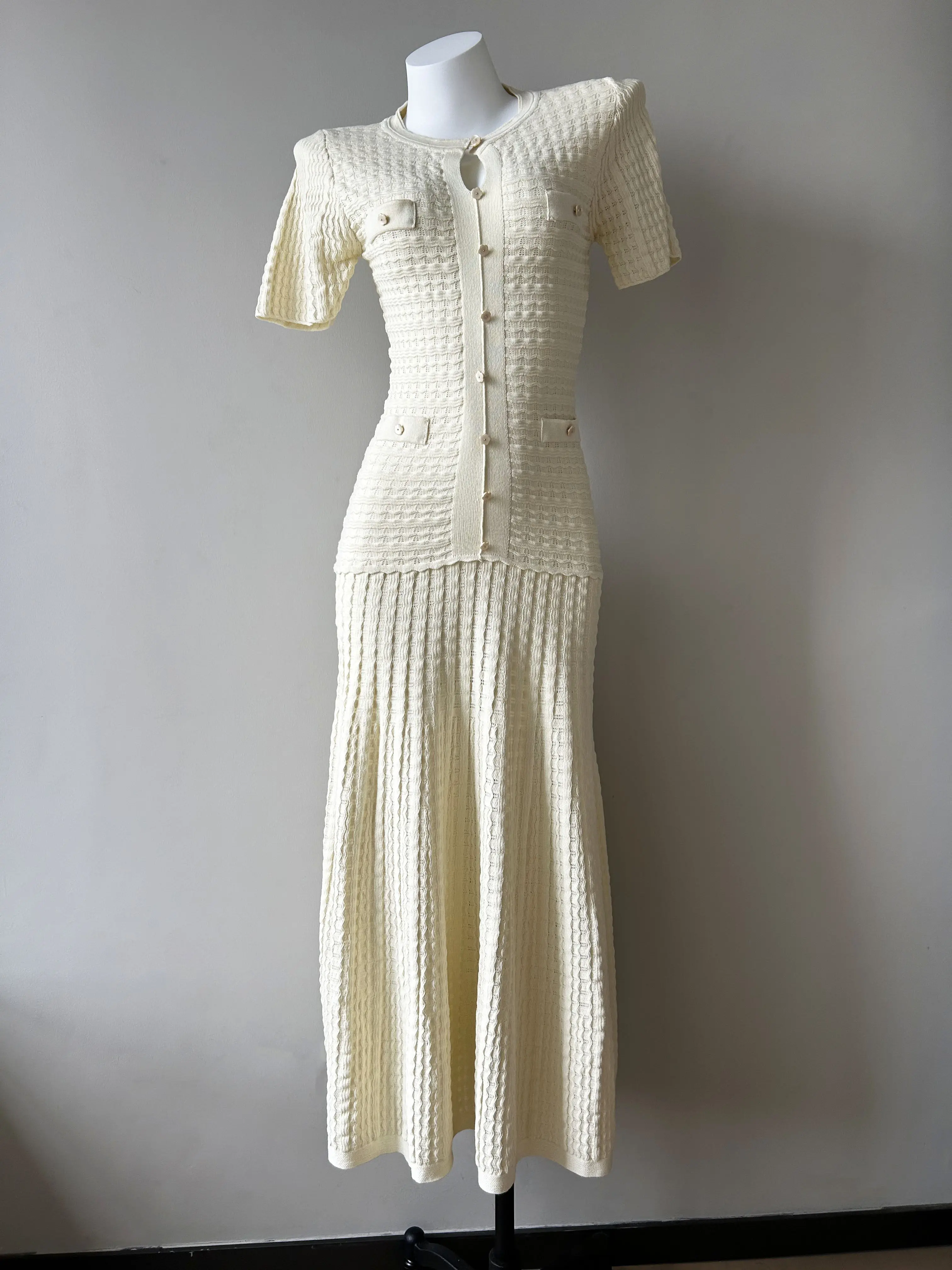 Gebreide slanke maxi jurk dames korte mouw geplooide zoom lange jurk dames geplooide feestjurk vestidos 2026 nieuwe streetwear chique jurk