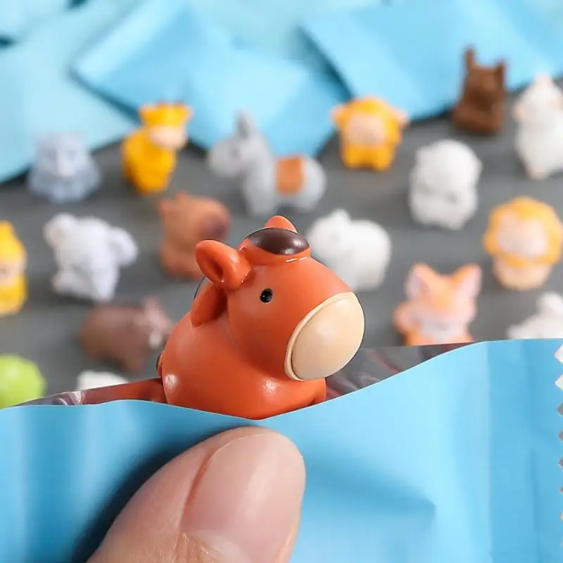 

Мини-фигурки животных PLOK в слепых пакетах - милые кошки и собаки из смолы, коллекционные игрушки-сюрпризы для детей и декора рабочего стола