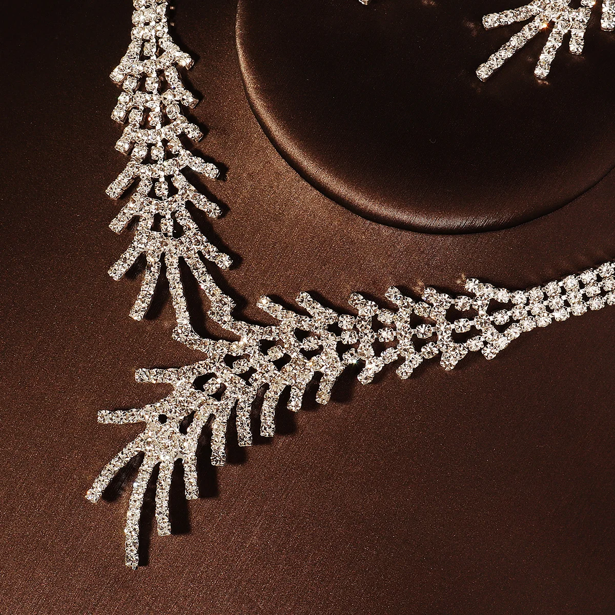 New Classic Full Diamond collana e orecchini Set di gioielli modelli Queens principesse accessori di abbigliamento regalo per la fidanzata