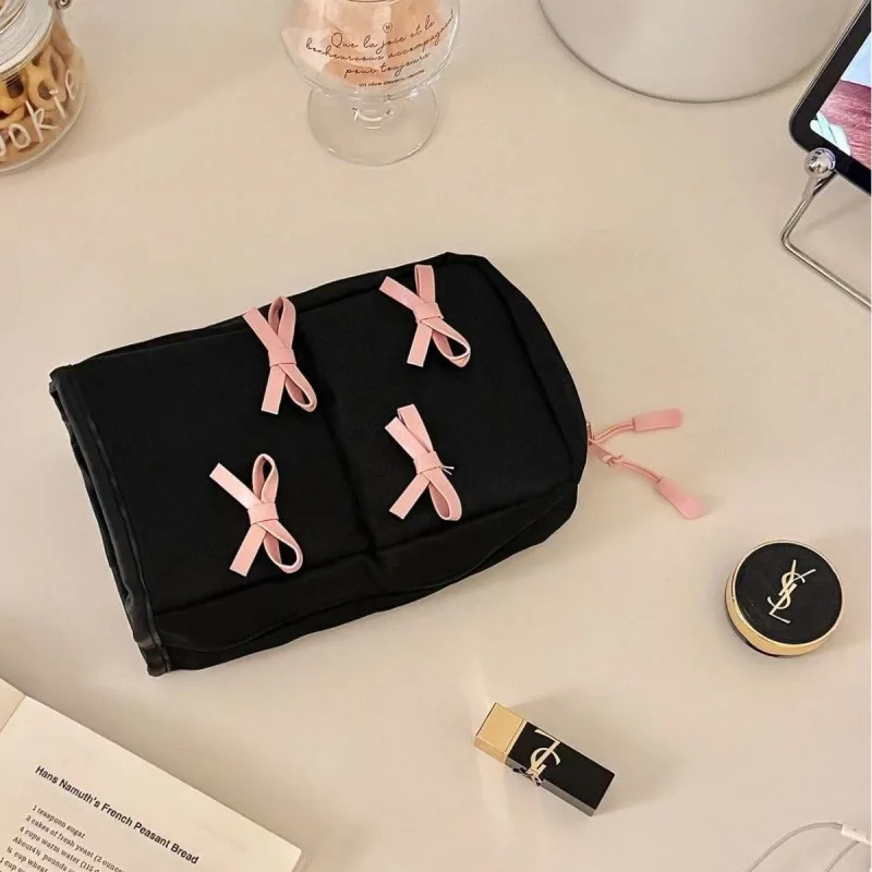 Korean version cute makeup bag, women's standing makeup brush storage bag, large capacity portable partition storage tube