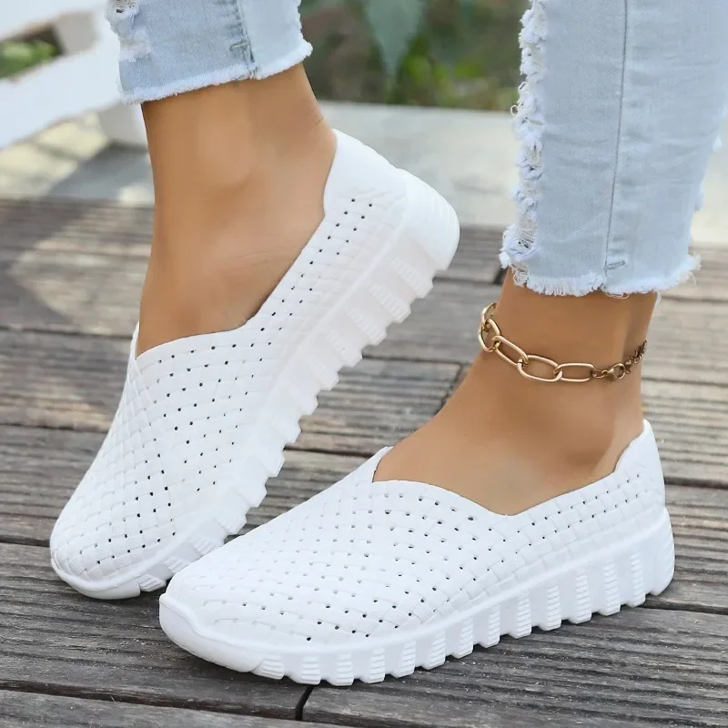 2024  Fashion Woven Women\'s Shoes Large Size Soft Sole Mother Leisure Hollow Out  Sports Shoes