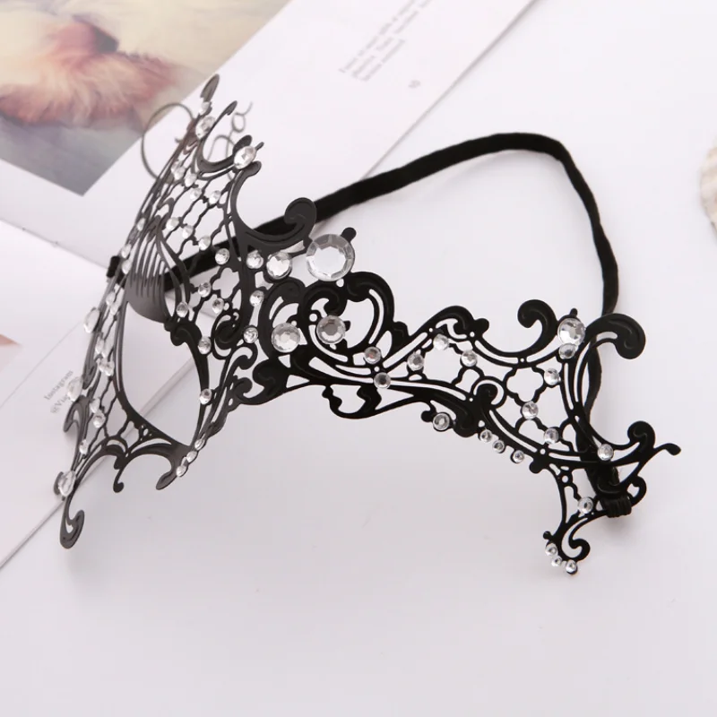 Masque de princesse demi-visage incrusté de diamants en métal fin, masque pour les yeux sexy, accessoires de olympiques féminins, spectacle de Rhde Venise, fête