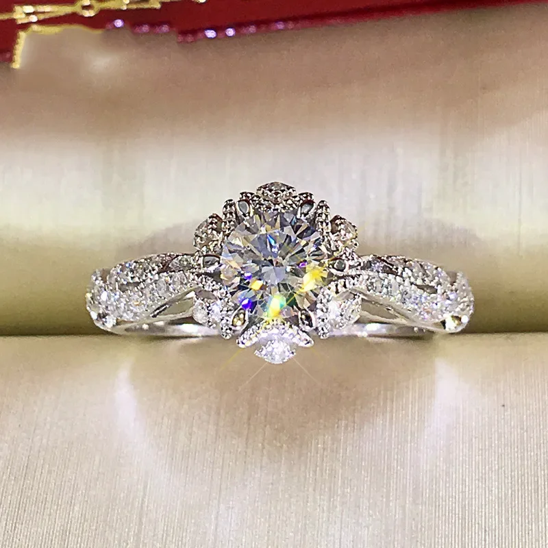 Fashion Ring Exquisite Inlaid Round Flower Stones Wedding Rings For Women Engagement Jewelry HipHop Party Gift Creative