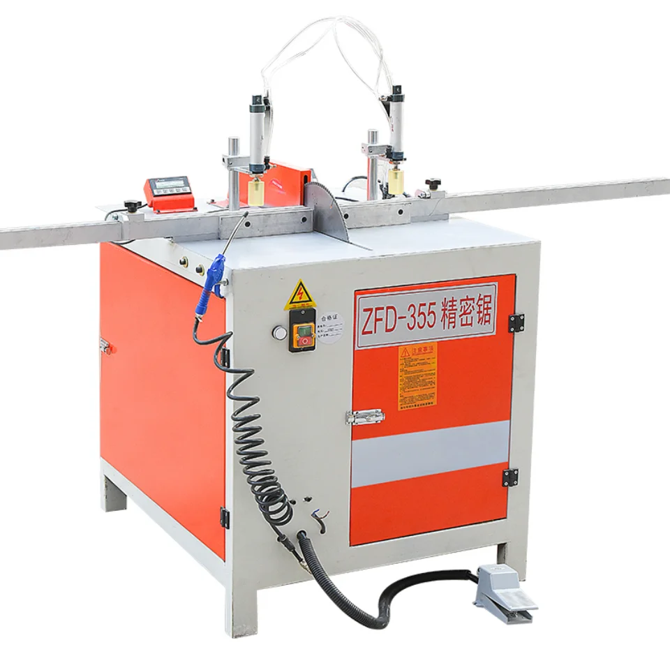 أي آلة قطع ملف تعريف زاوية نافذة الباب آلة قطع ملف الألومنيوم