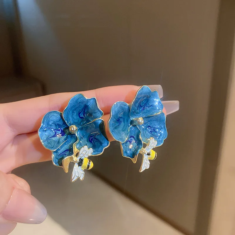 Blue Bee Flower Earrings 2024 South Korea High Quality Oil Painting Floral Bee Earrings Charm Jewelry Women Flower Bee Earrings