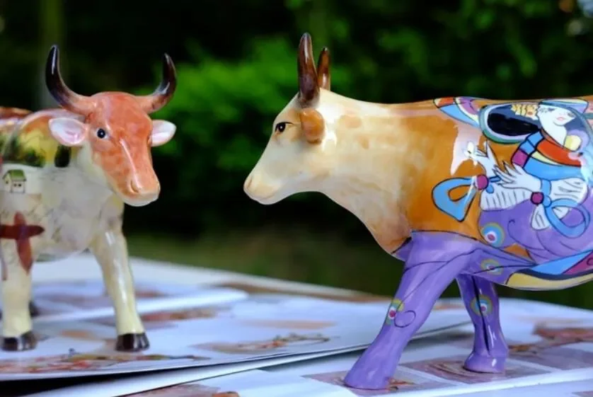 

Ceramic creative rural cow Bull home decor crafts room decoration handicraft Cattle porcelain wedding decoration figurine