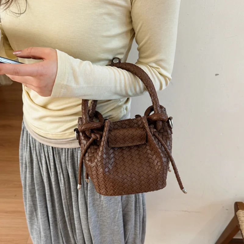 Handbag Women's Bag Woven Shoulder Bag Fashion Versatile Messenger Bag Bucket Bag