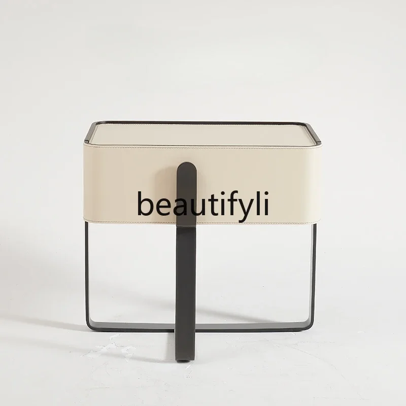 

Italian minimalist designer bedside table, high-end master bedroom home creative bedside table H
