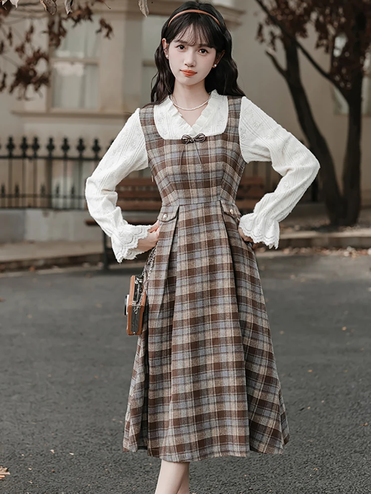 เดรสแขนยาวลายสก็อตสีขาวสไตล์แพทช์เวิร์คสำหรับผู้หญิง ดีไซน์หรูหรา คอตุ๊กตาผูกโบว์  แบบสองชิ้นในตัวเดียว  คอลเลคชั่นฤดูใบไม้ร่วง-ฤดูหนาว 2025 ชุดเดรสออกงานสุดหรู