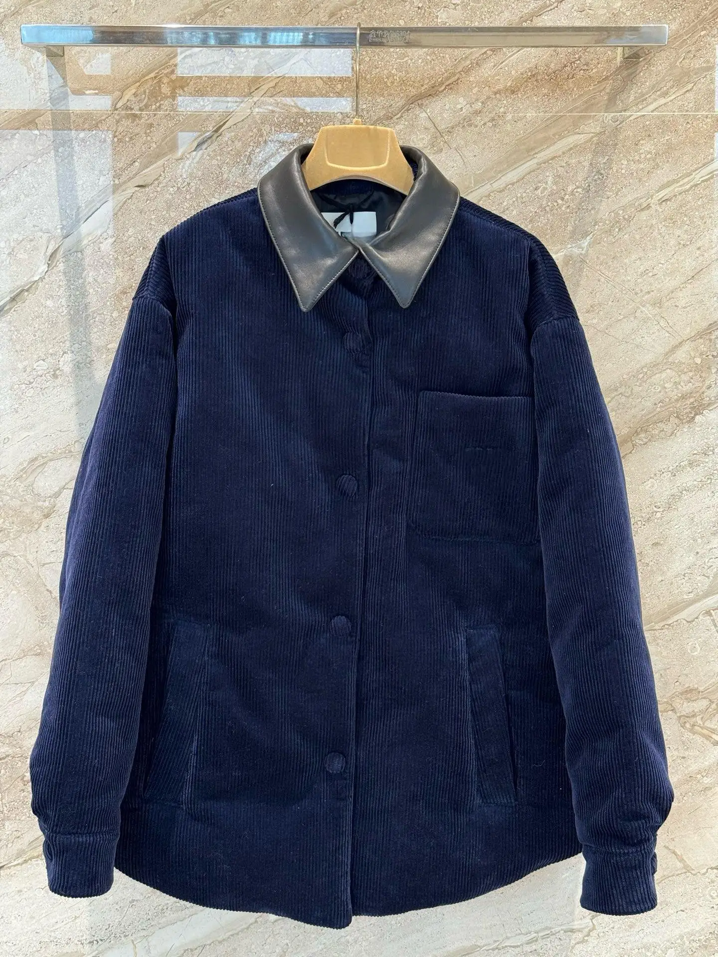 

2025 Autumn and Winter New Corduroy Stitching Real Leather Collar Down Jacket, Women's Commuting Wear Casual and Easy to Match