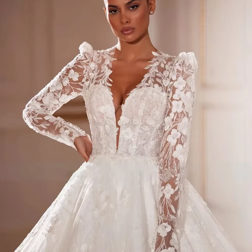 customizedExquisite Appliques Lace Sweep Train Ball Gown Wedding Dress Romantic V-Neck Long Sleeves Princess Bridal Gown