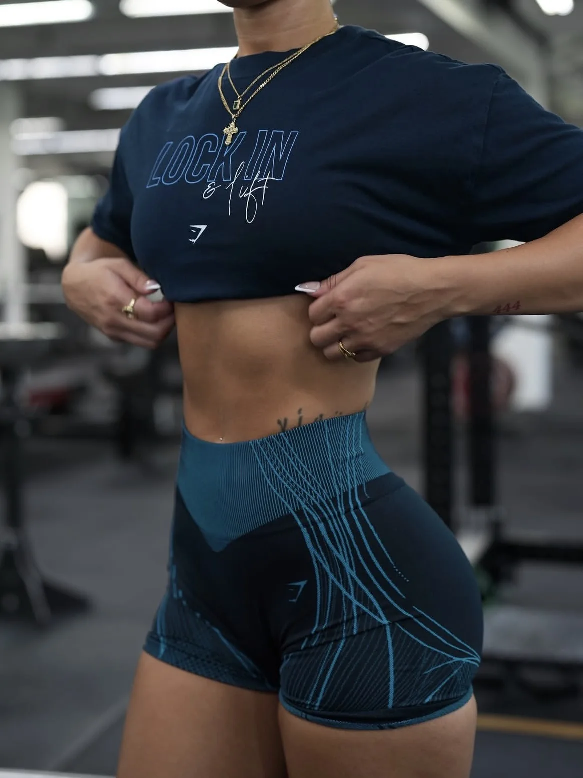 TT WOLVES Shark Limited Edition Line Knit Fitness Shorts Women's Seamless High-Waist Tight-Fit Short Pants Nylon Spandex