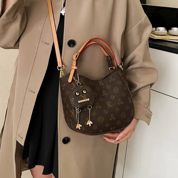 

High-end Trendy Fashion Diagonal Span Bag, Niche Light Luxury Popular Handbag, Fashionable Versatile Women's Bag