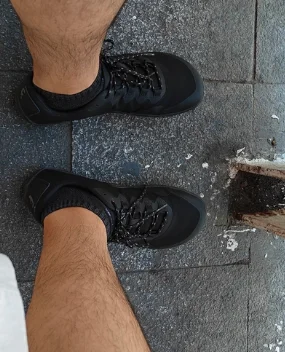 

2025 new ultra-light running shoes men and women sports shoes mesh non-slip breathable soft sole lightweight casual shoes