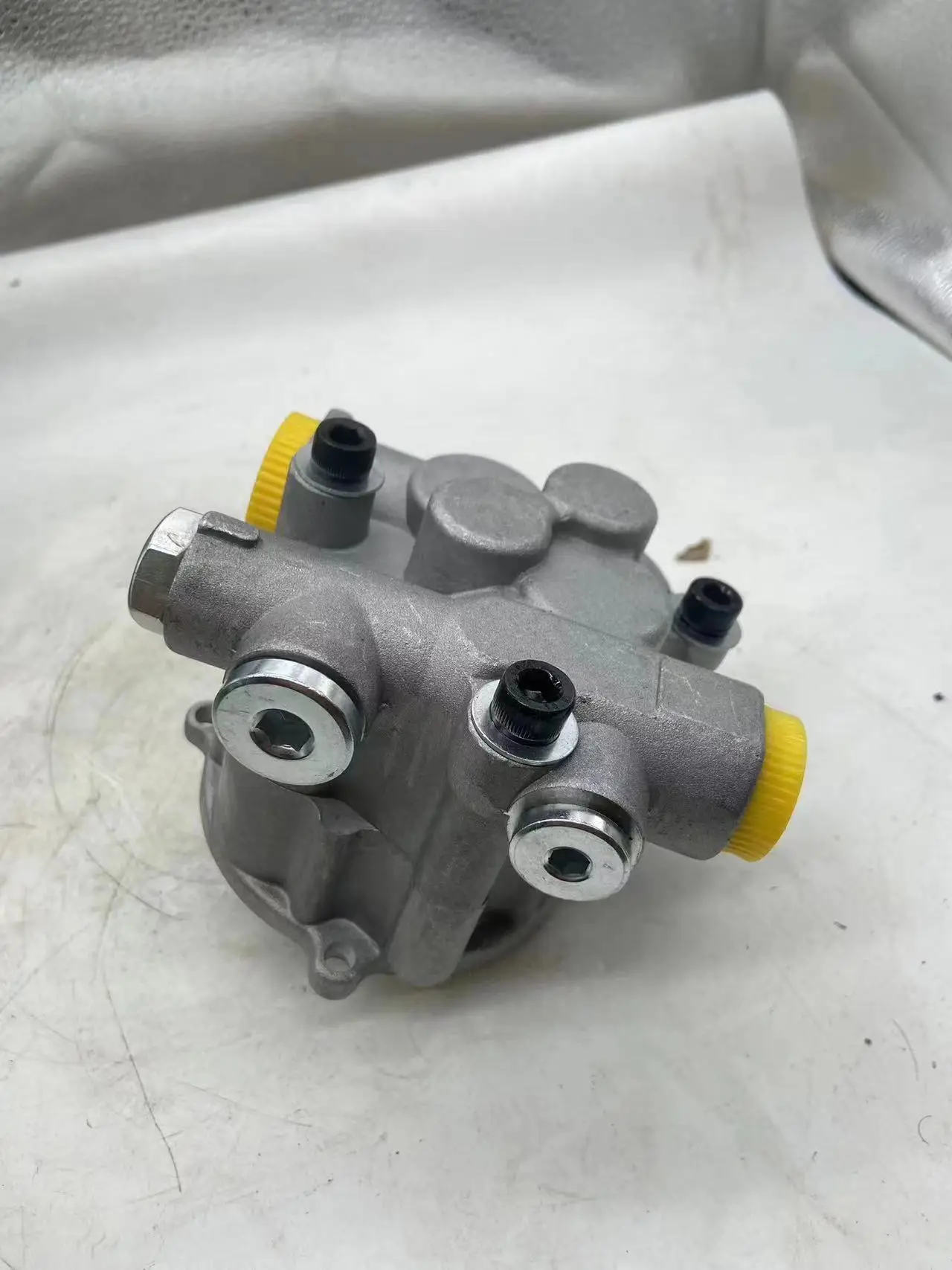 XJBN-00922 K3V63 K3V63DT Hydraulische Getriebe-Pilotpumpe für Kawasaki Doosan Hyundai R150 R160LC-7 Sany SY135 XGMA Lonking Bagger