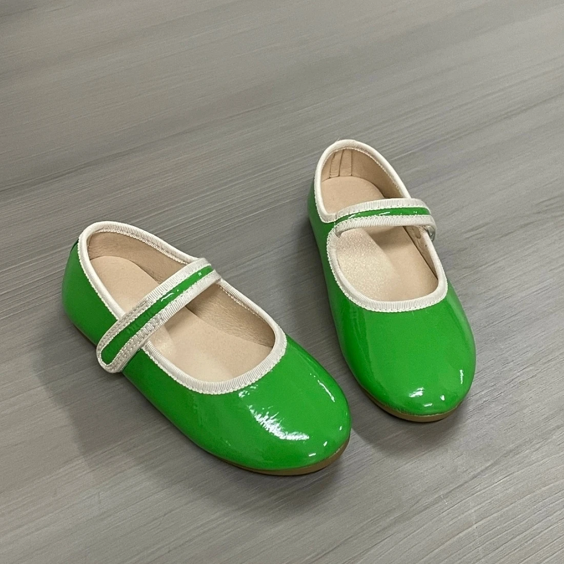 Xingliupi Four Seasons Children's Princess Shoes Fashion Outdoor Dancing Performance Shoes Personalized Green Women's Shoes