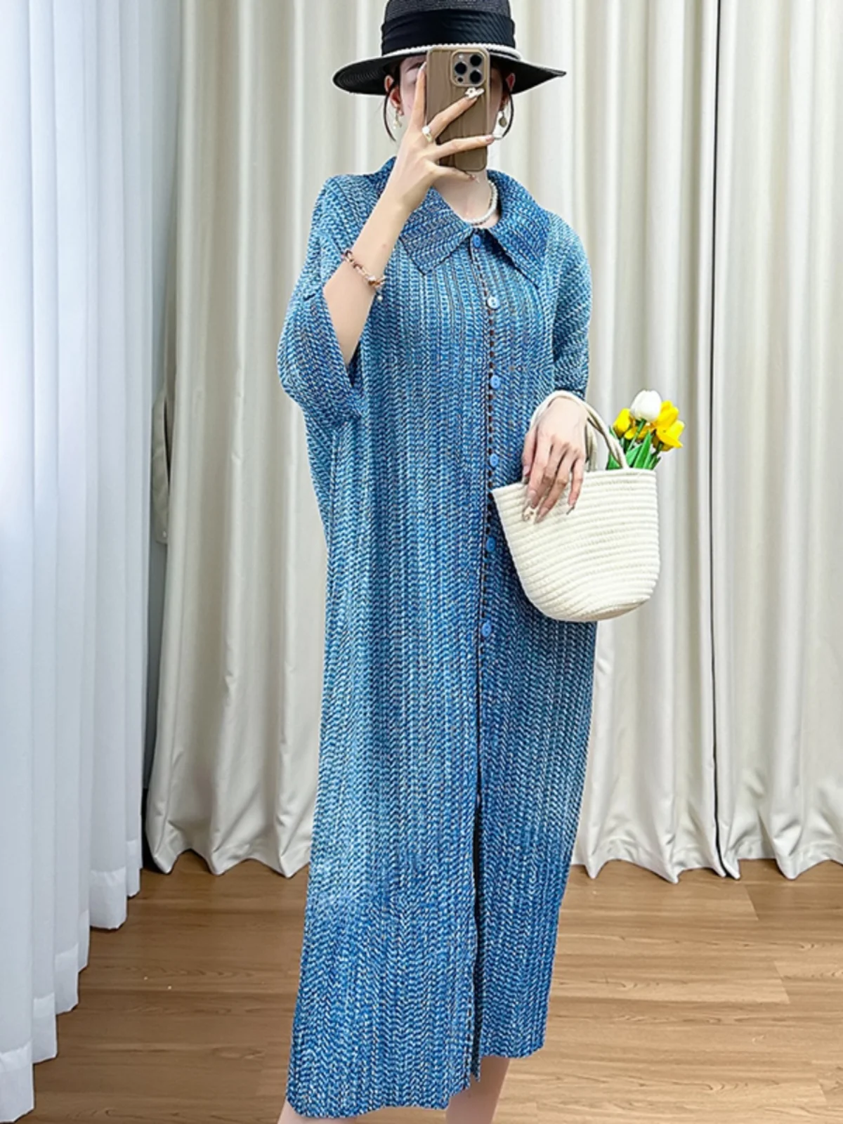 

Casual Loose Pure Color Summer Trend Button Short Sleeve Pleated Dress Women's Regular Length Straight Cut Simple Style Commute