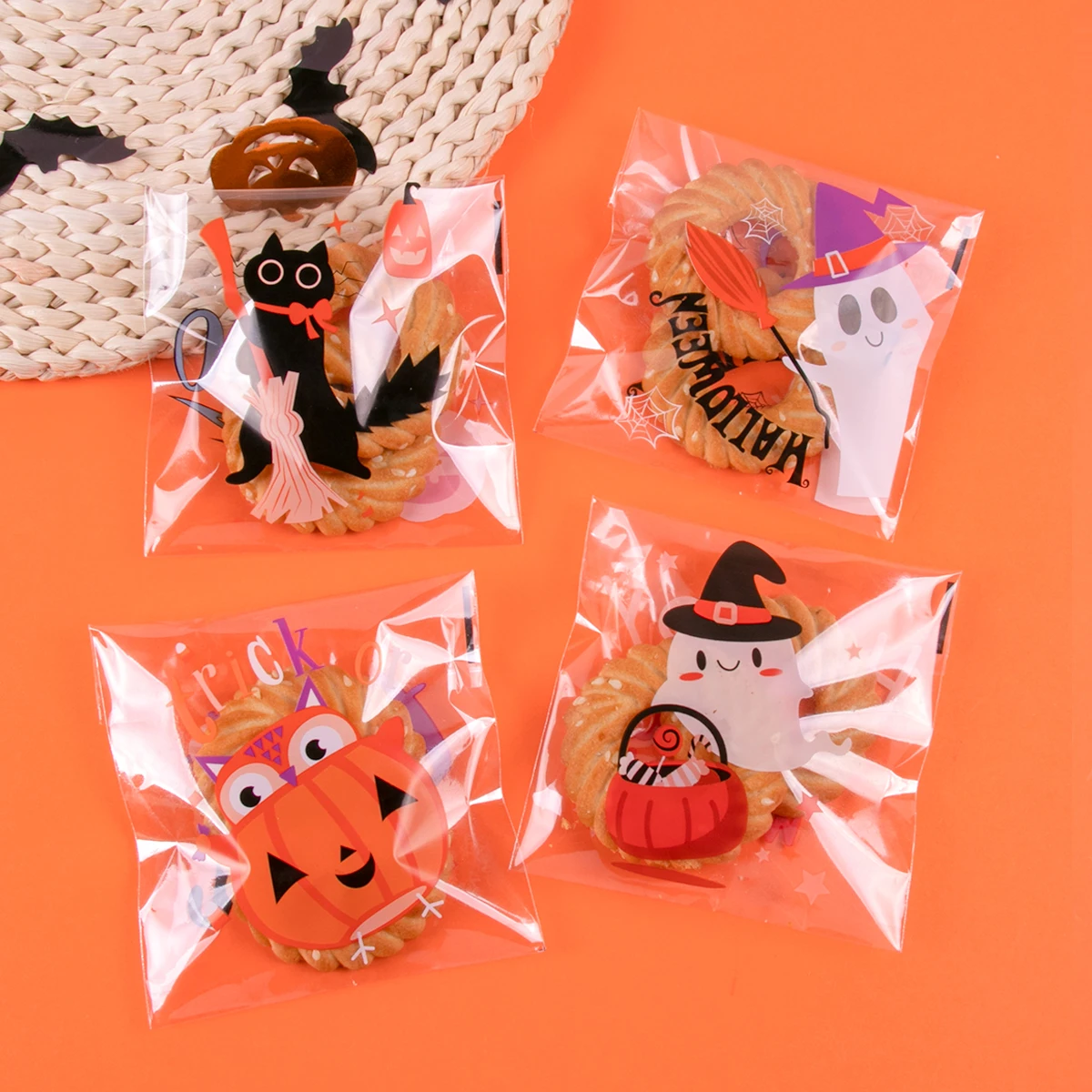 100 szt. Halloween celofanowe torby na cukierki samoprzylepne przezroczyste triki lub torby na prezent dla dzieci Halloween upominek przyjęcie torba do pakowania